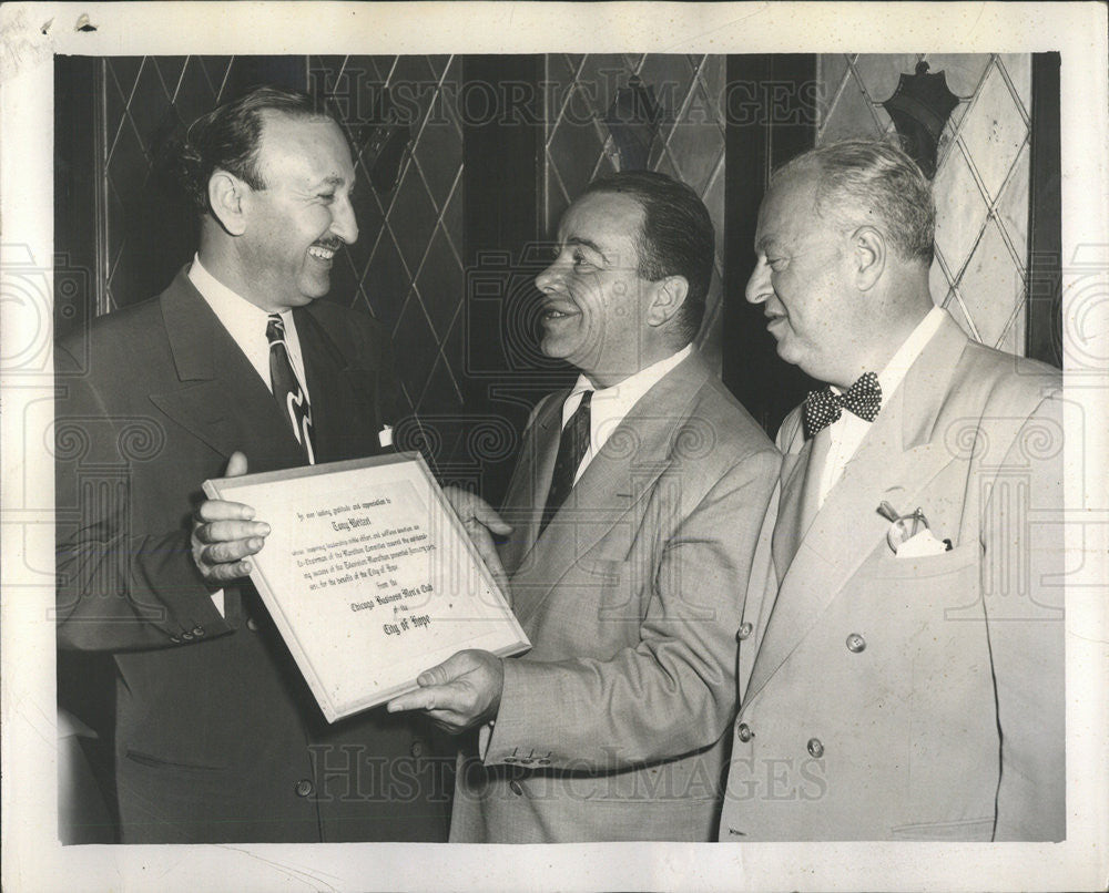 1951 Press Photo Tony Weitzel Chicago Sun-Times Columnist - Historic Images