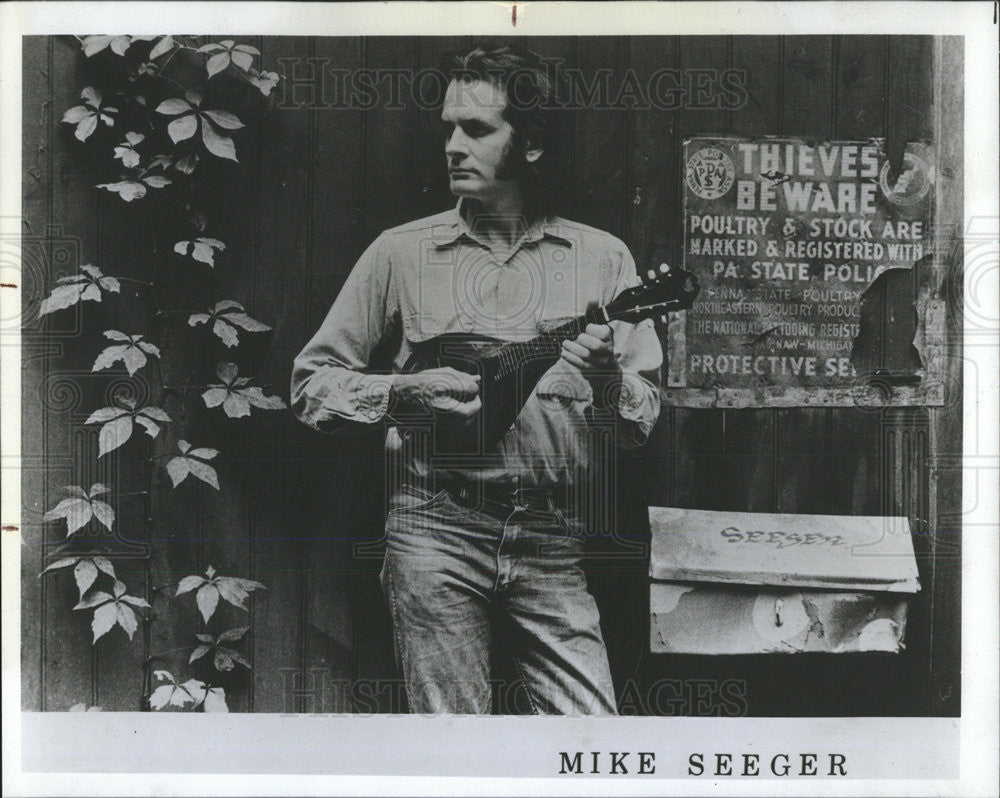 1976 Press Photo Recording Artist Mike Seger - Historic Images