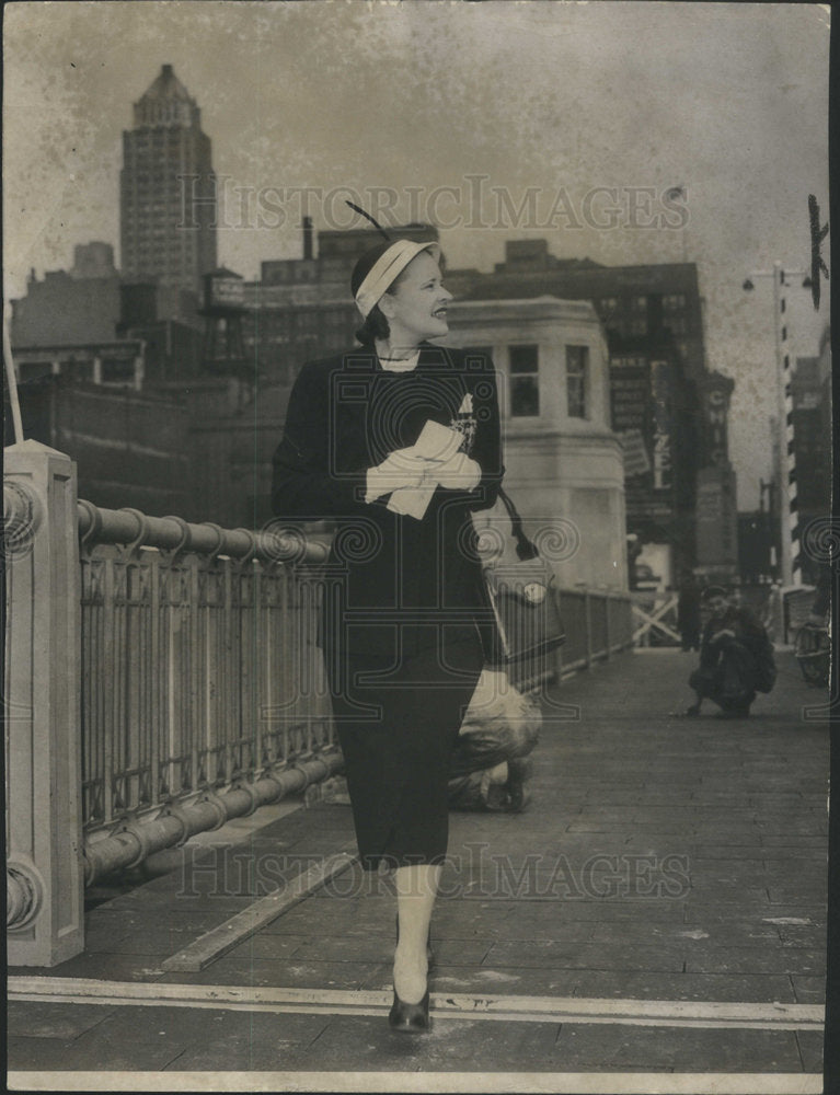 1949 Virginia Marmaduke is First Female Across Center of State Span - Historic Images