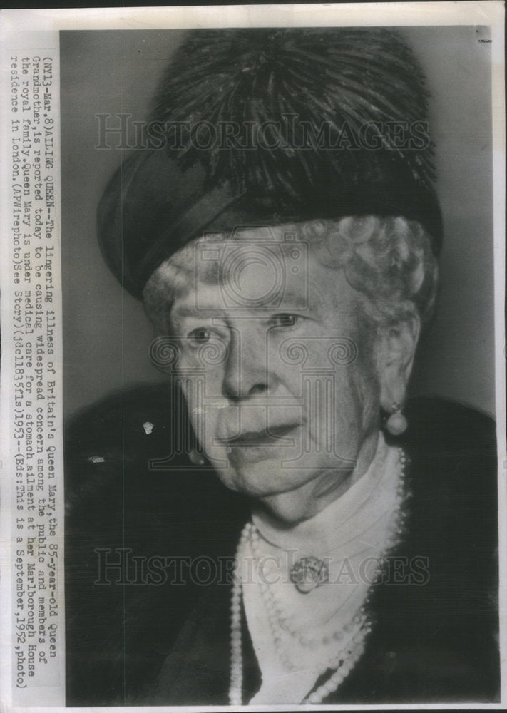 1952 Concern on the lingering illness of Britain&#39;s Queen Mary-Historic Images