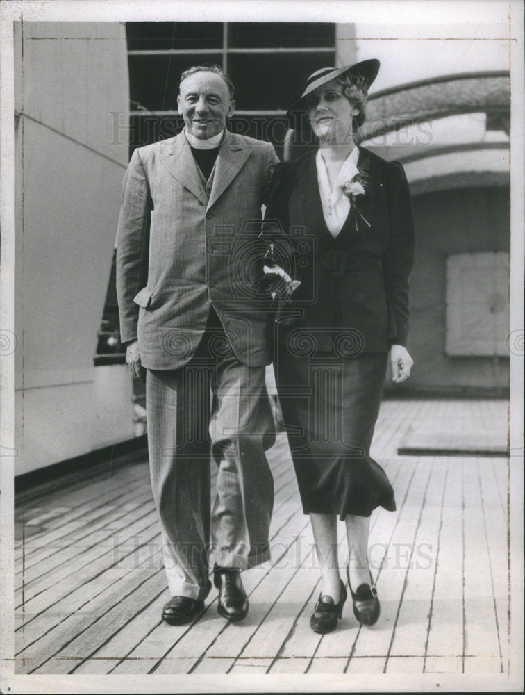 1937 Press Photo Anderson Jardine Marry Duke Duchess Windsor Vicar Lecturing - Historic Images