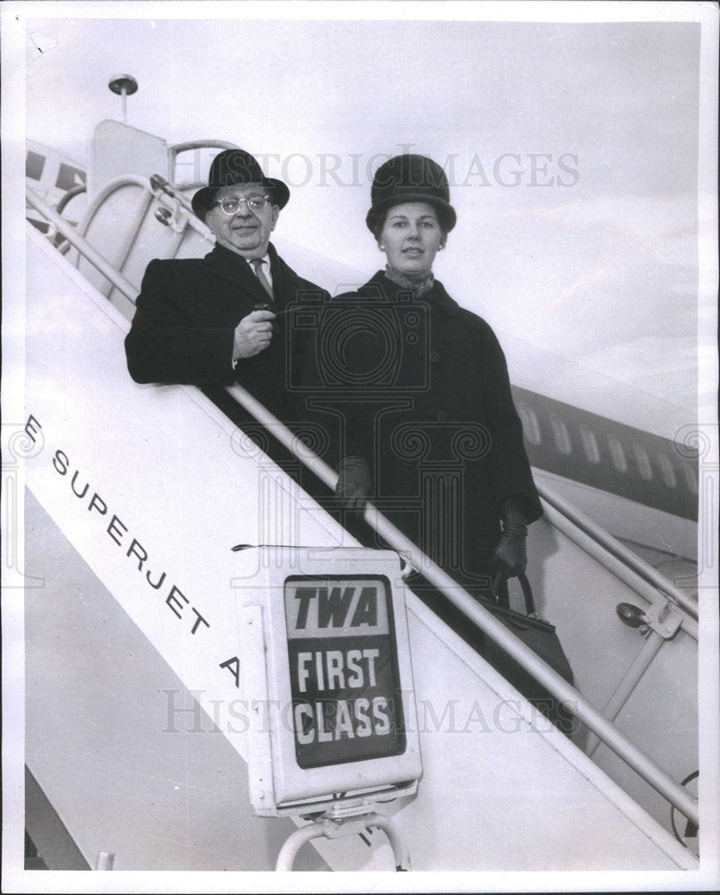 1964 Mr Mrs James Martin Glencoe London England Chicago Airport-Historic Images