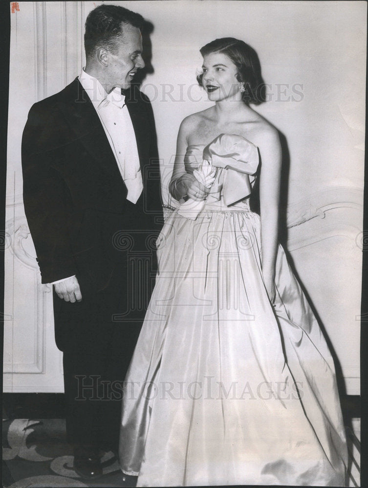 1955 Press Photo Mary Ann Taber Pope Lancaster Jr. Engagement Chicago Society - Historic Images