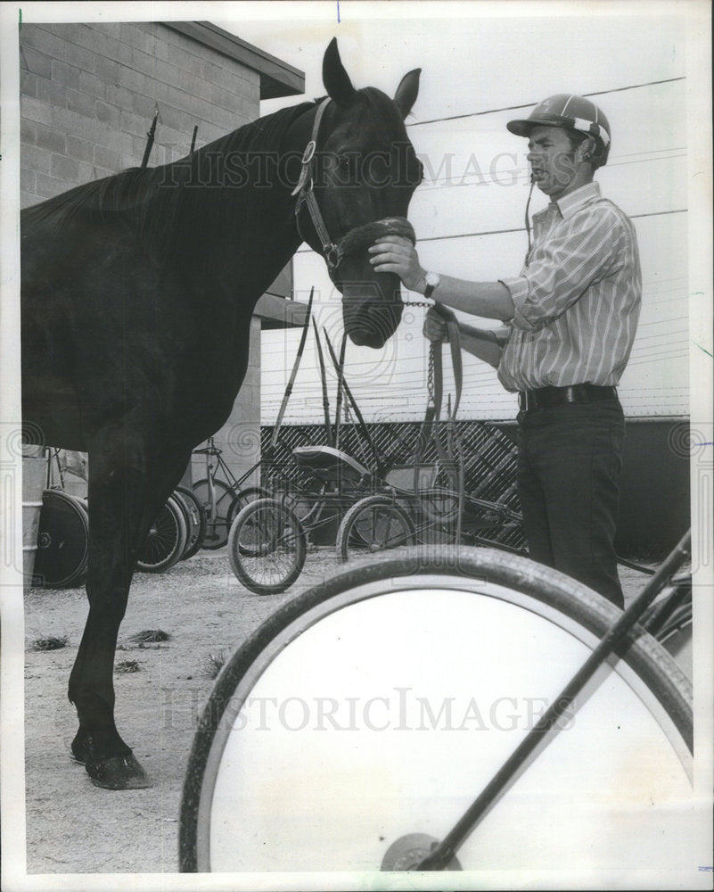 1971 Press Photo Ray J. Gillilan American Harness Racing Driver - RSC03347 - Historic Images