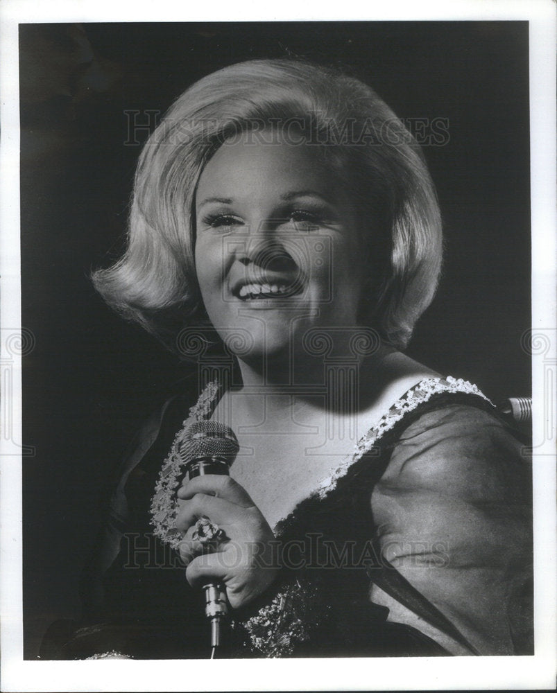 1973 Loree Lynn American Singer Aisle 5 Club Chicago - Historic Images