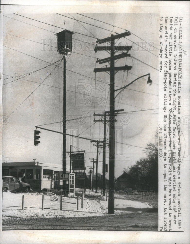 While Hoosiers Shivered trod through a 5-inch Snowfall Indiana-Historic Images