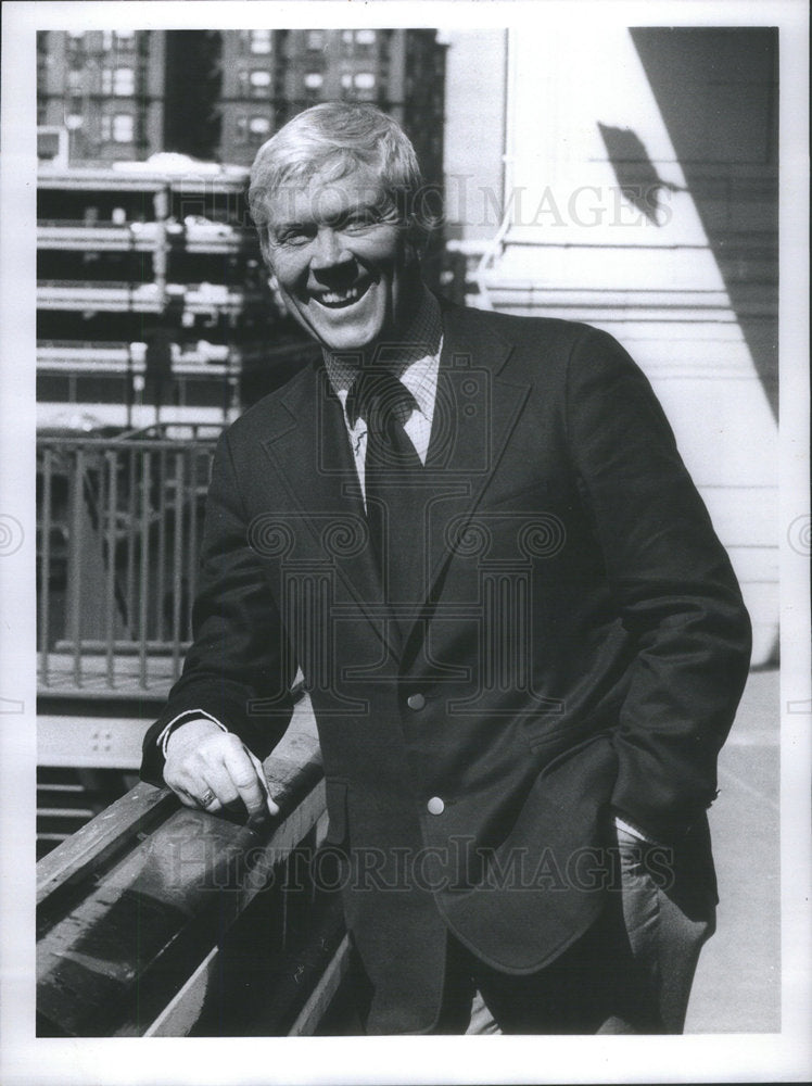 1977 Press Photo Adam Kennedy Wrote Screen Play Author Pose Camera - RSC04417 - Historic Images