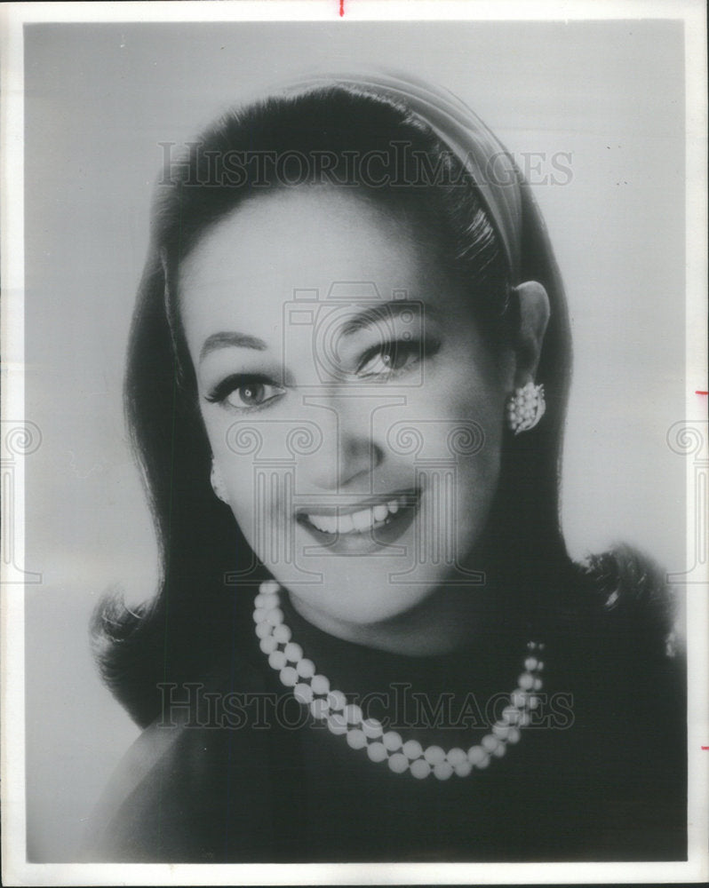 1975 Dorothy Lamour Stars In Noel Coward&#39;s Fallen Angels At Theatre - Historic Images