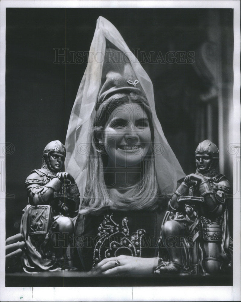 1969 Lynn Leander young faces mood crusader Ball Drake Hotel Snap-Historic Images