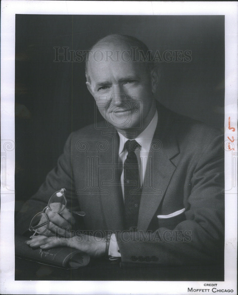 1956 Press Photo Hobart Brady Frank Lynn President Chicago Real Estate Board - Historic Images