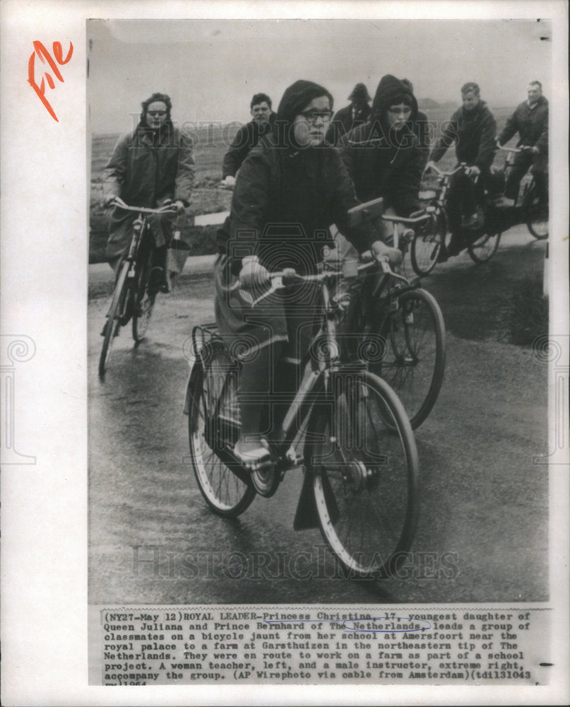 1964 Press Photo Princess Christina Netherlands rides bicycle - Historic Images