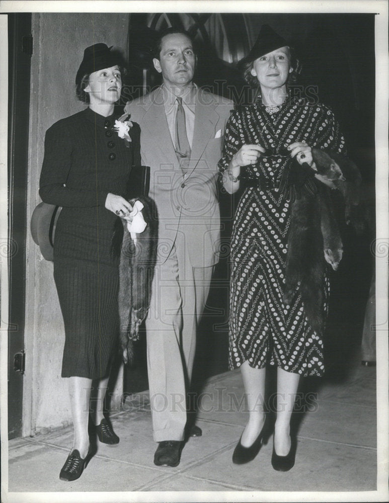 1936 Press Photo Frederic March at CA tennis match with his wife and Kay Johnson - Historic Images