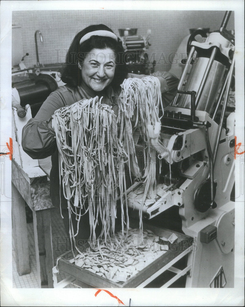 1975 Marcella Fettucini Maker Miami Restaurant Prices Mounds Good - Historic Images