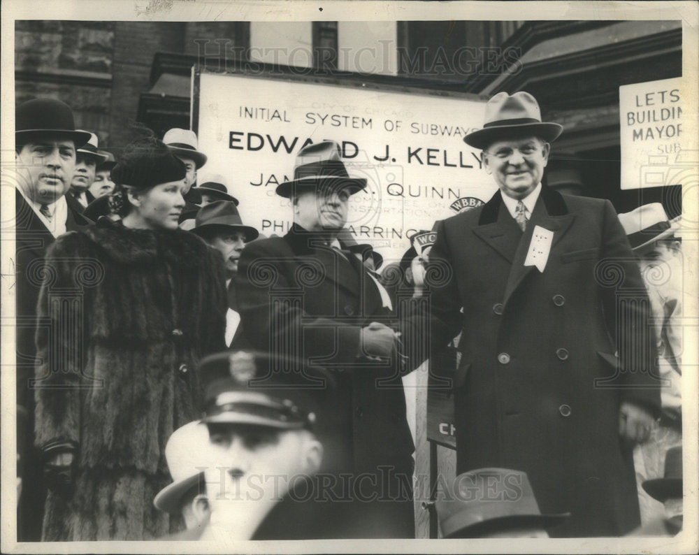 1932 Chicago Mayor Kelly Shake Hands Ickes Slatter Bride Look-Historic Images