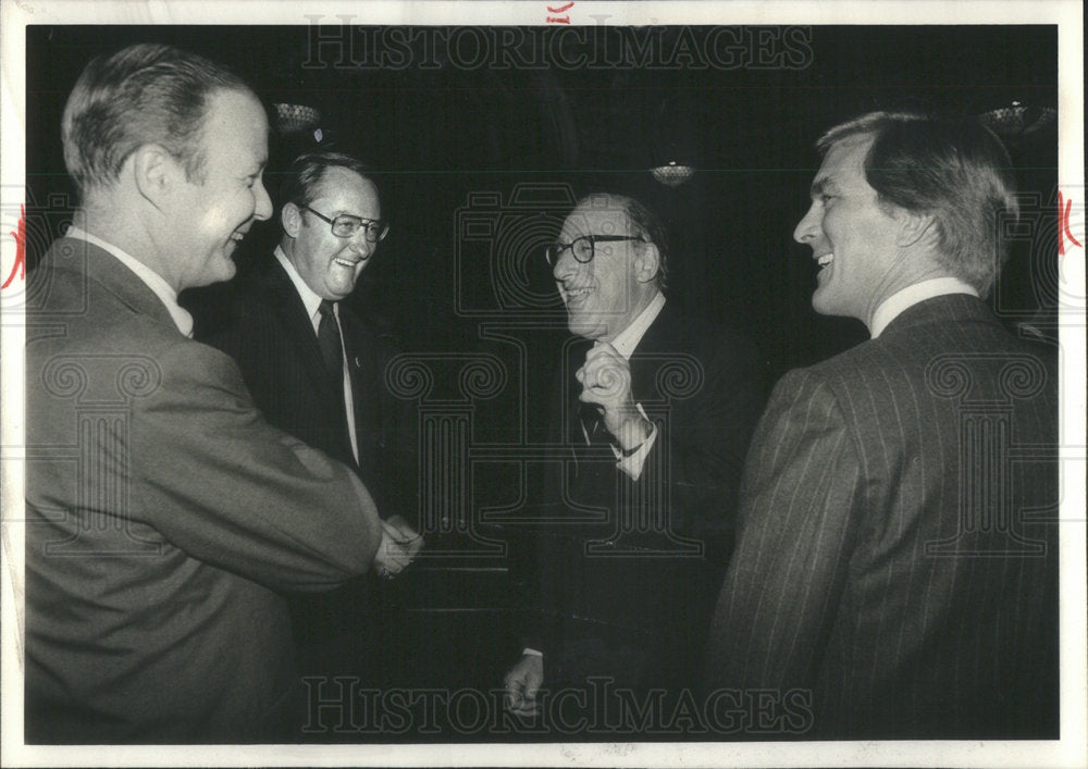 1981 Press Photo William MC Corter Thompson Friendly Edward Murrow Professor - Historic Images