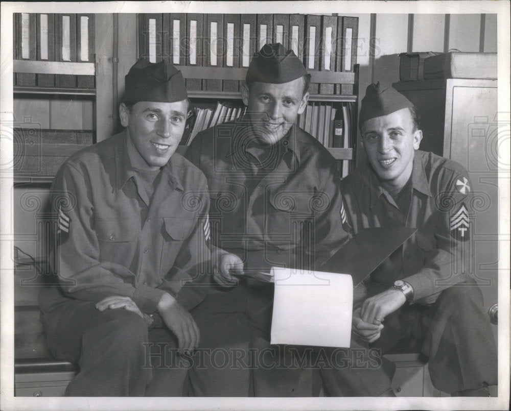 1945 The Three Lind Brothers are Shown Singing and Checking Ditty-Historic Images