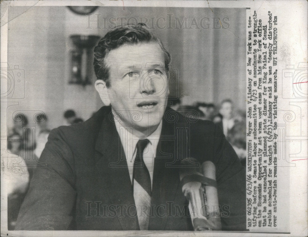 1966 Press Photo Mayor John Lindsay New York testifies Senate subcommittee - Historic Images