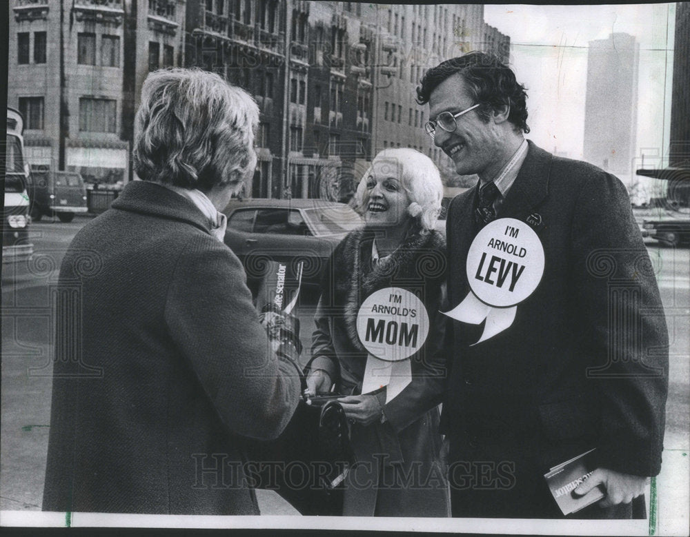 1974 Sen candidate Arnold Levy & his mother Esther greeting CTA commuters-Historic Images