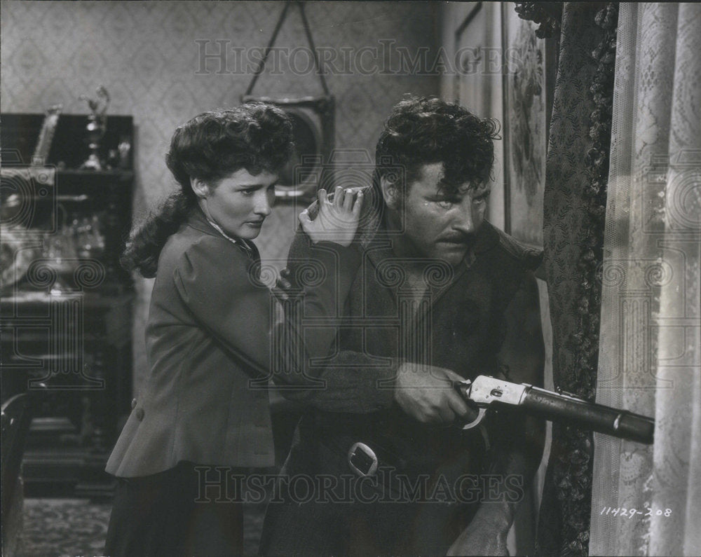 1948 Press Photo Brenda Marshall and Robert Preston star in "Whispering Smith" - Historic Images