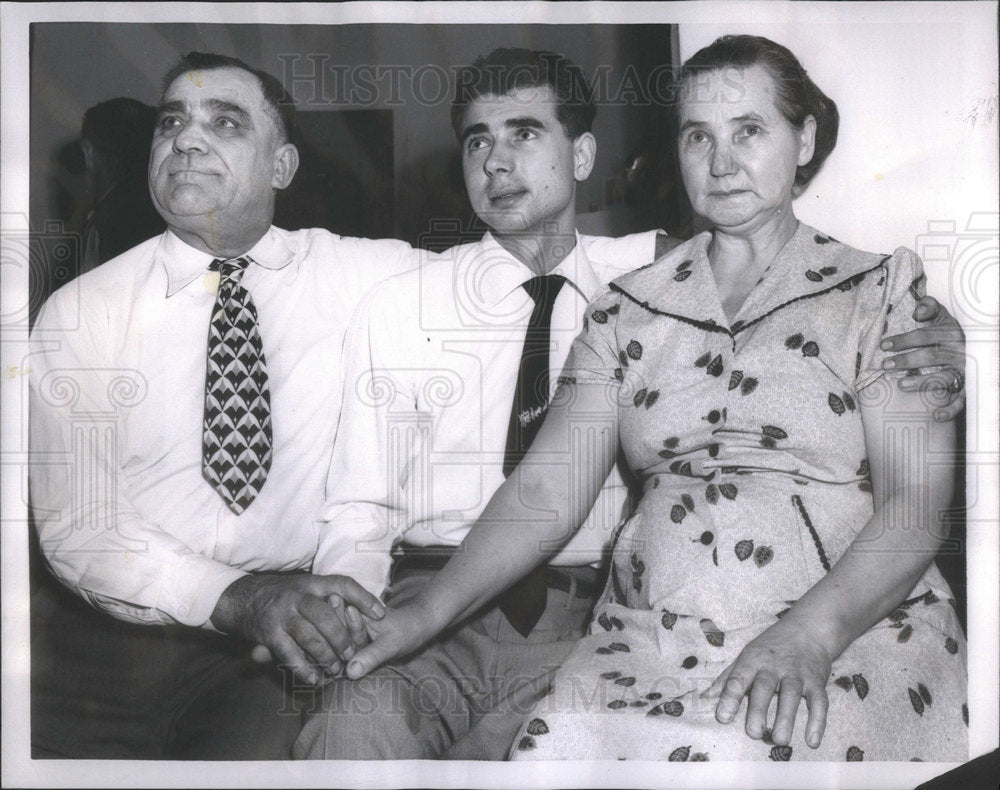 1954 Press Photo John Hvasta/Released From Czech Prison - Historic Images