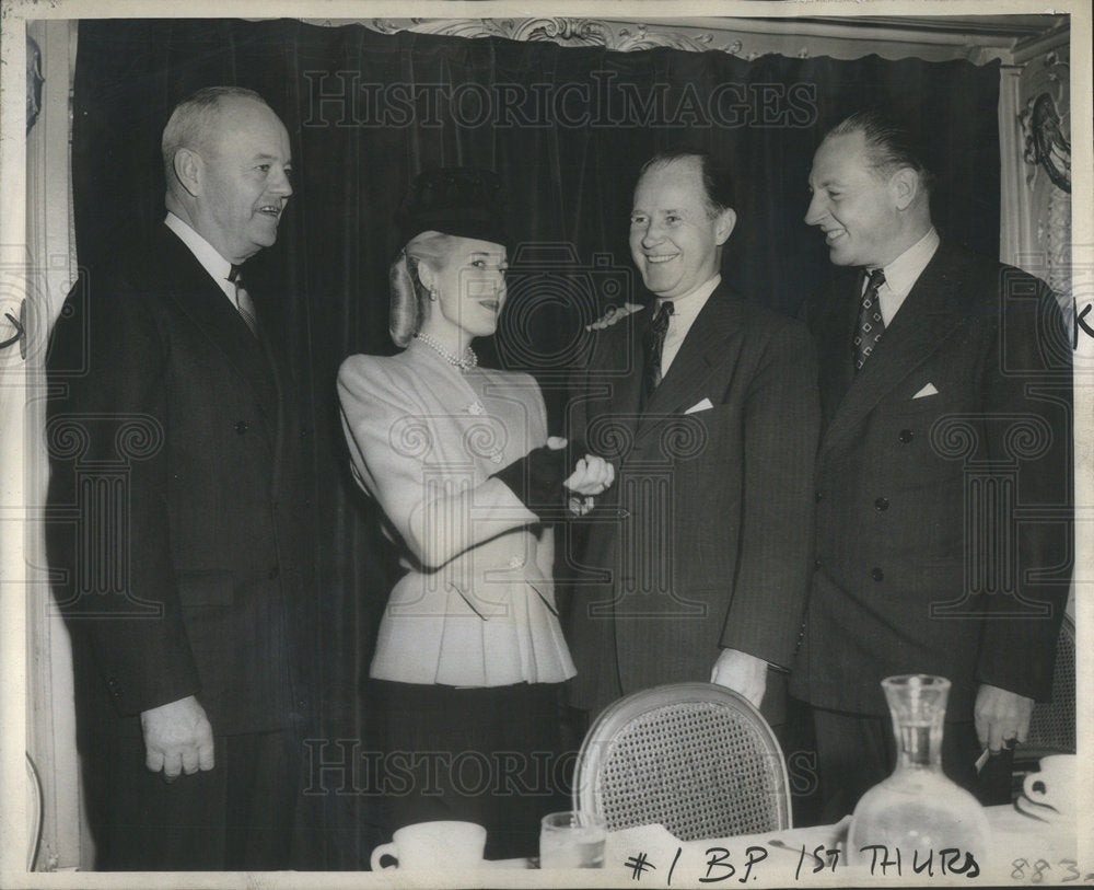 1945 Anita Louise, William Kelly, Elmer Stevens and Walter Paepcke - Historic Images