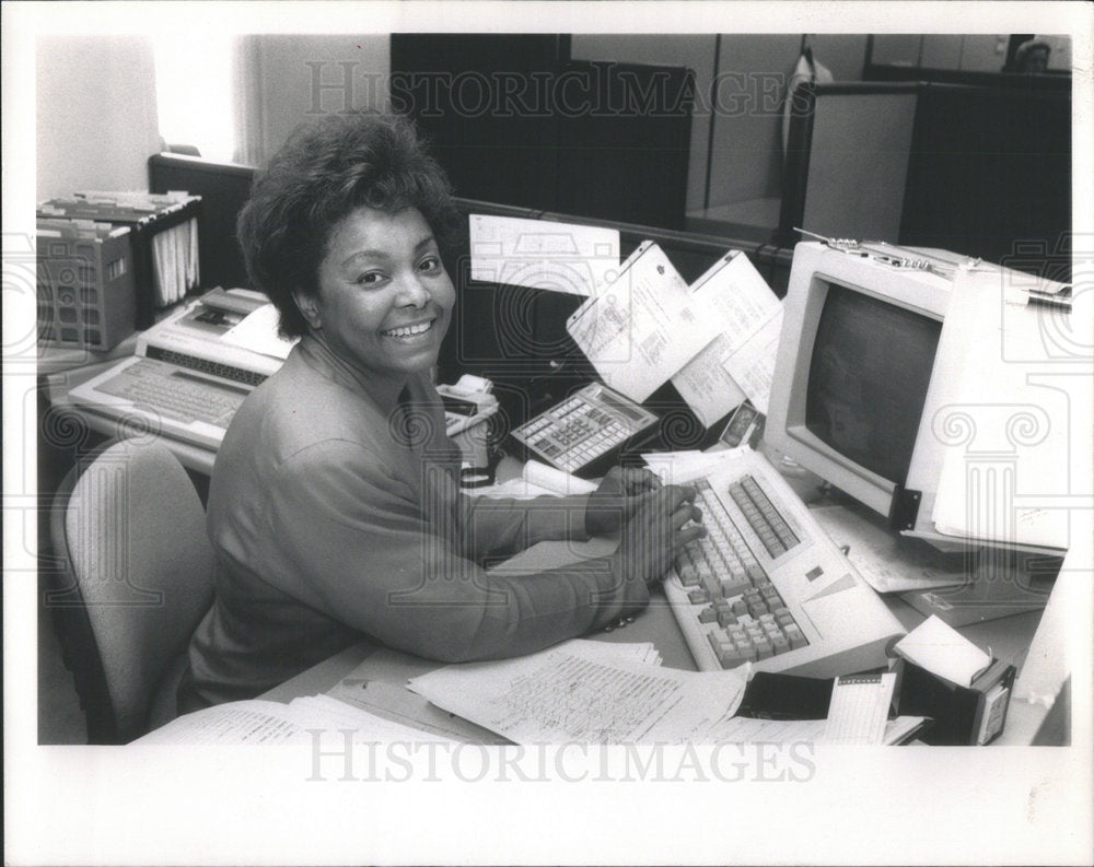 1989 Sylvia James Amoco Black Secretary Amoco Oil Corporation School-Historic Images