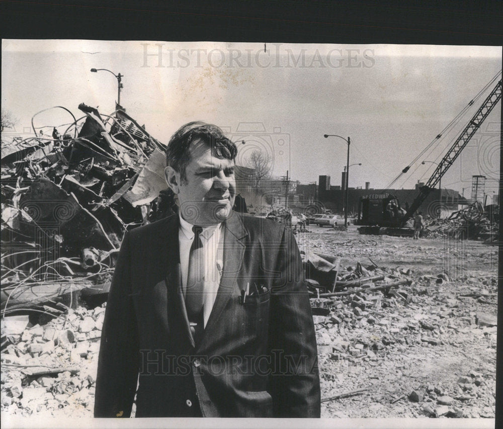 1968 Robert Klein President business Alliance clothing store ruined - Historic Images