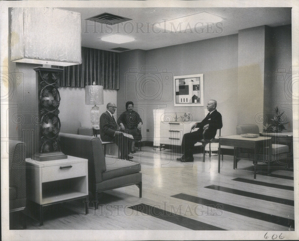 1958 Press Photo Leopald P. Kling Residence Hall Donator, Mrs Bert S. Klee, - Historic Images