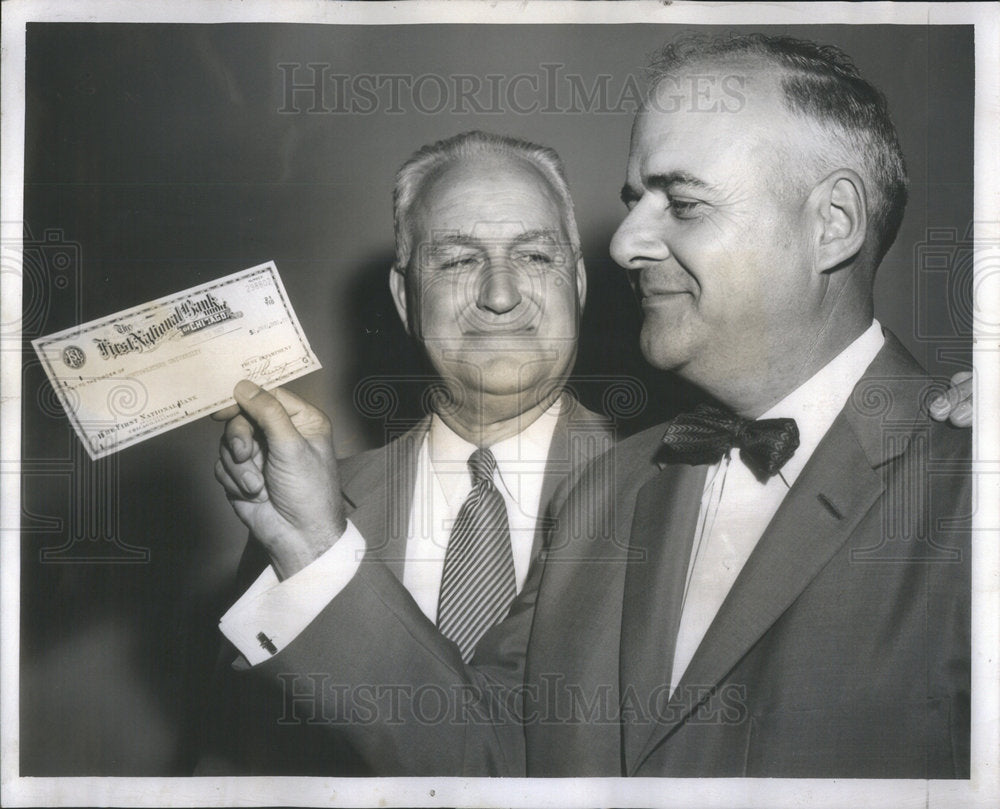 1957 Press Photo Forrest William First National Bank Chicago William Karr - Historic Images