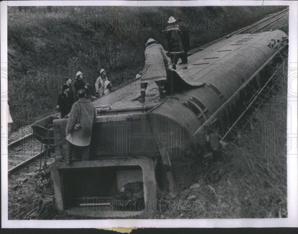 1966 Private coach of Robert Hogan insurance executive derailed at F-Historic Images