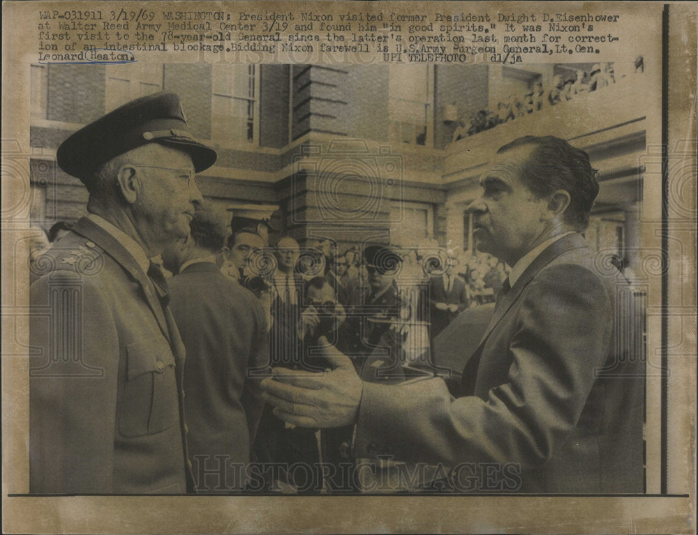 1969 Nixon Dwight Eisenhower Walter Reed Army Medical Center Leonard-Historic Images