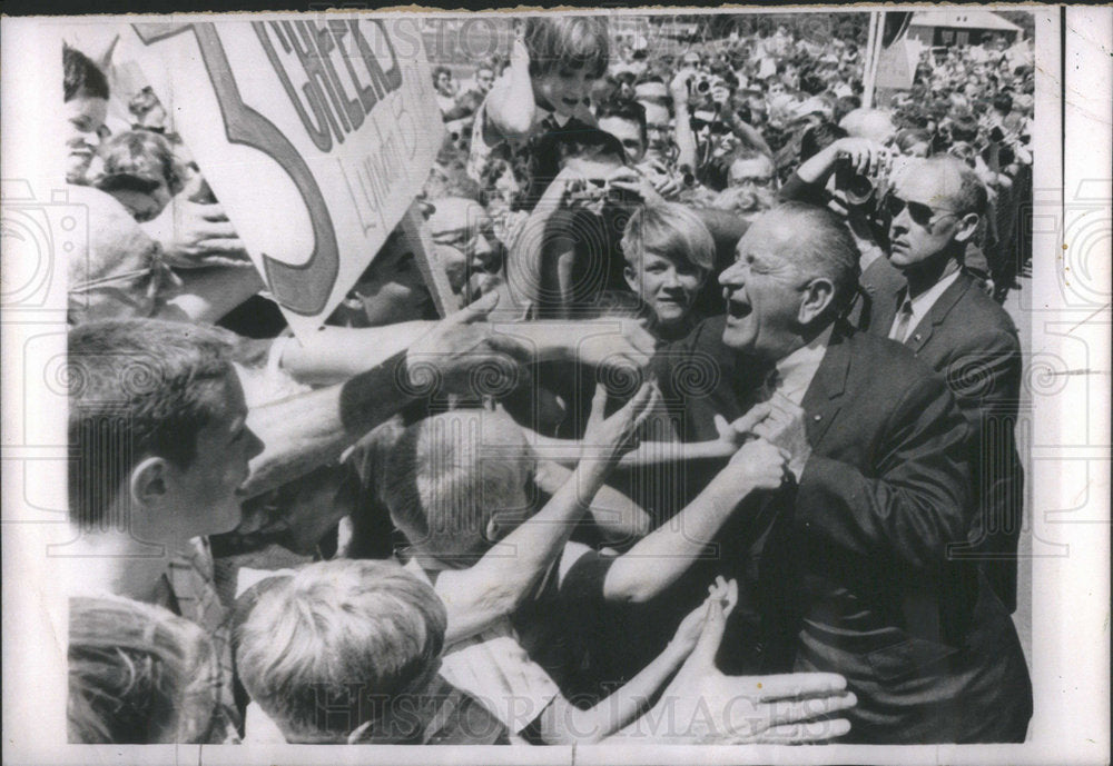 1966 President  Johnson Manchester New England greet - Historic Images