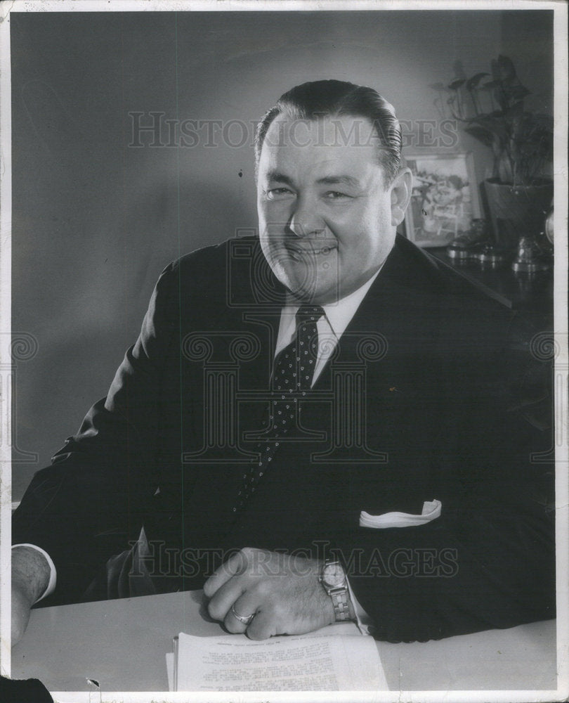 1954 E C Leach Directing Manager - Historic Images