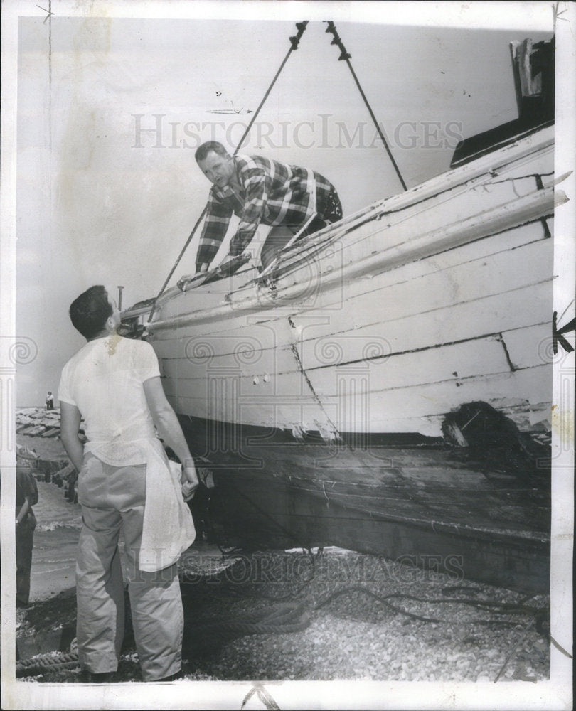 1954 Nicholas Bantsolas owner boat Stanley Layne Chicago cruiser - Historic Images