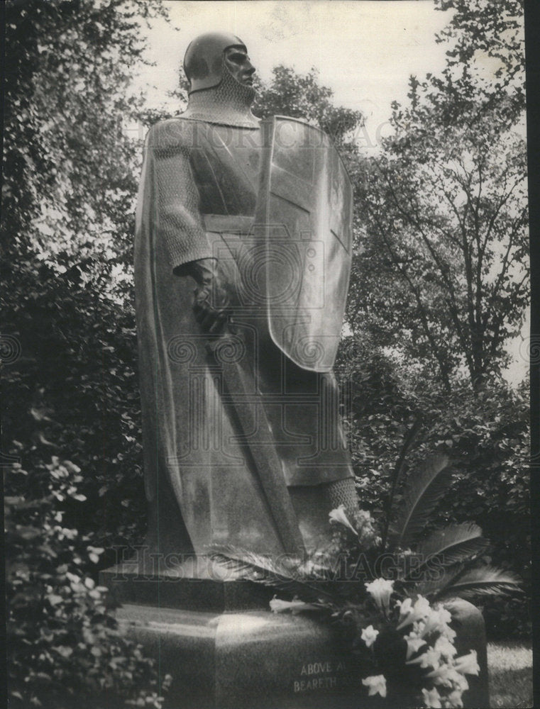 Picture of The Crusader, Victor of Lawson Memorial.-Historic Images