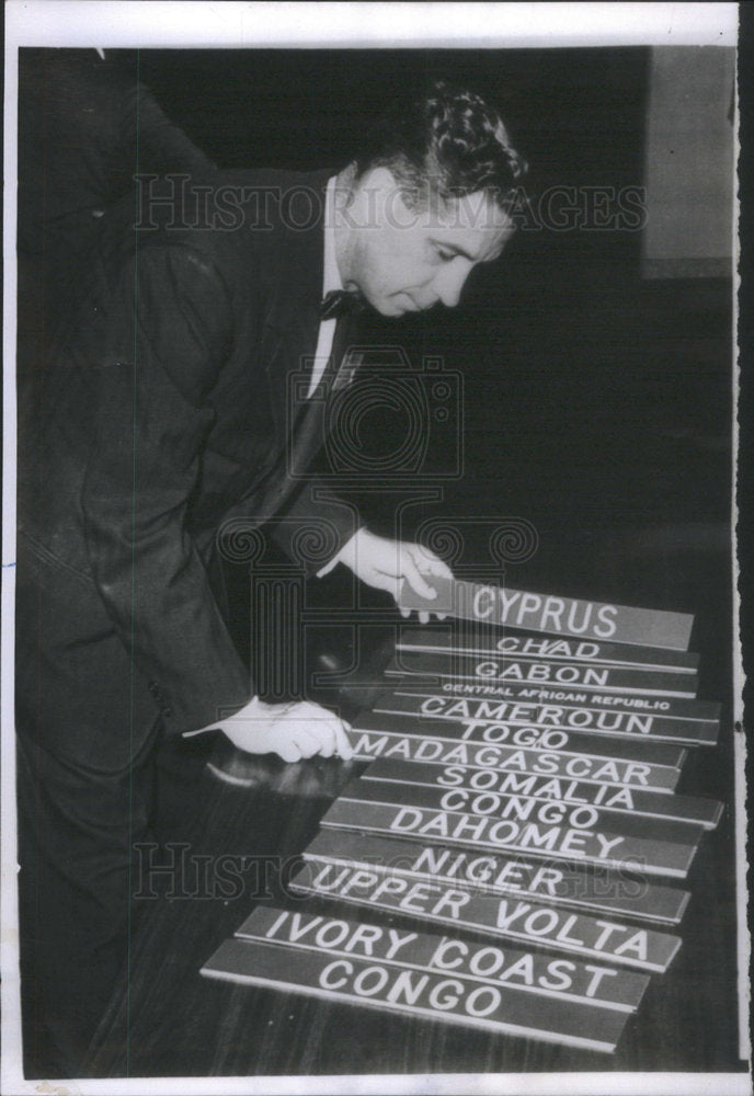 1960 Press Photo Jean Pierre Labelle United Nations Conference Officer - Historic Images