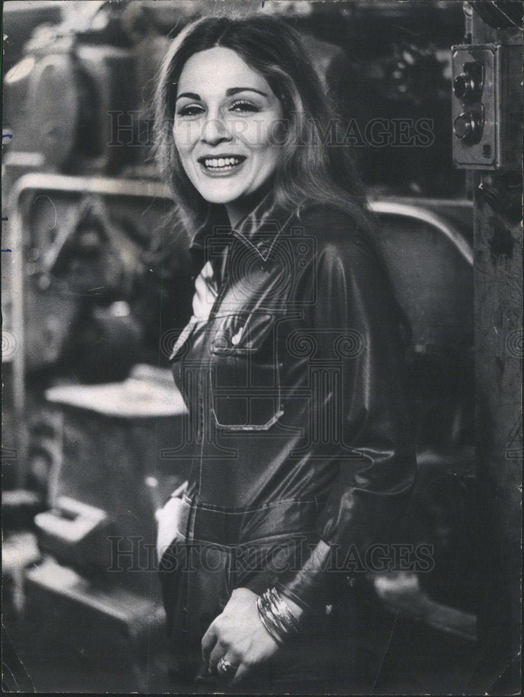 1971 Margo Coleman 2 Head News Column N Daily News - Historic Images