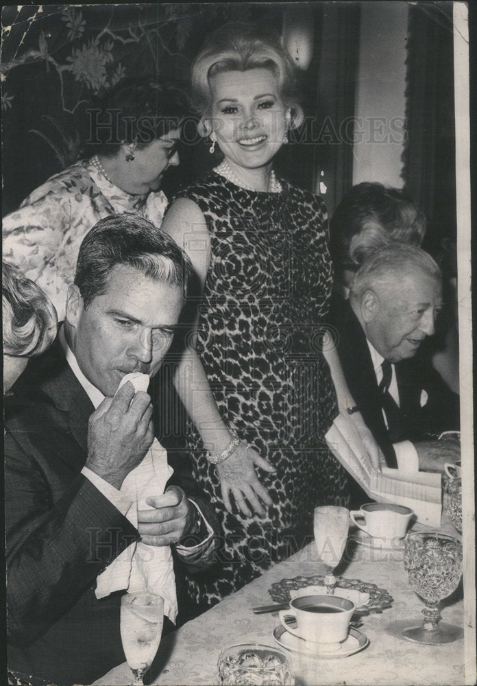 1967 Charles McEvoy John Cuneo Flank Zsa Zsa Gabor Hospital Auxiliay-Historic Images