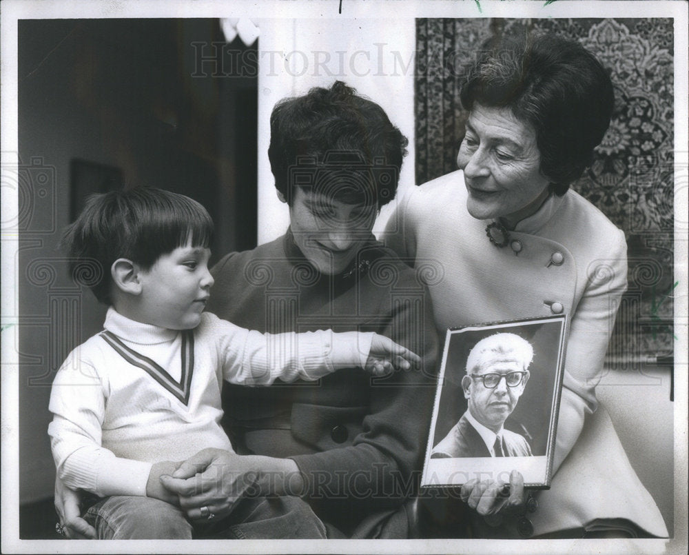 1969 Press Photo Mrs. David Cramer Mrs. Arthur J. Goldberg Family Daniel - Historic Images