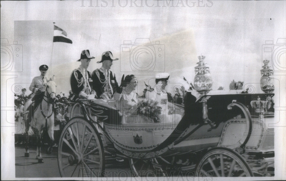 Queen Juliana Princess Bernhard Holland Willemstad Curacao Carriage-Historic Images