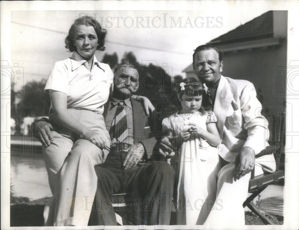 1936 Press Photo Noah Beery Wallace Beery Home Carol Ann - Historic Images