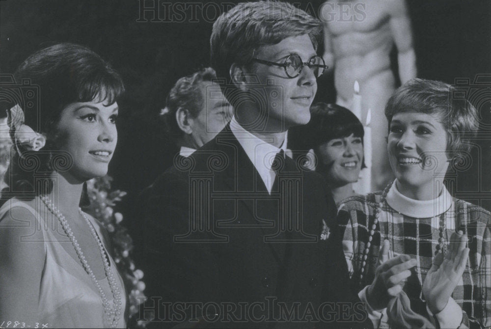1968 Mary Tyler Moore Fox Julie Andrews Thoroughly Modern Millie - Historic Images