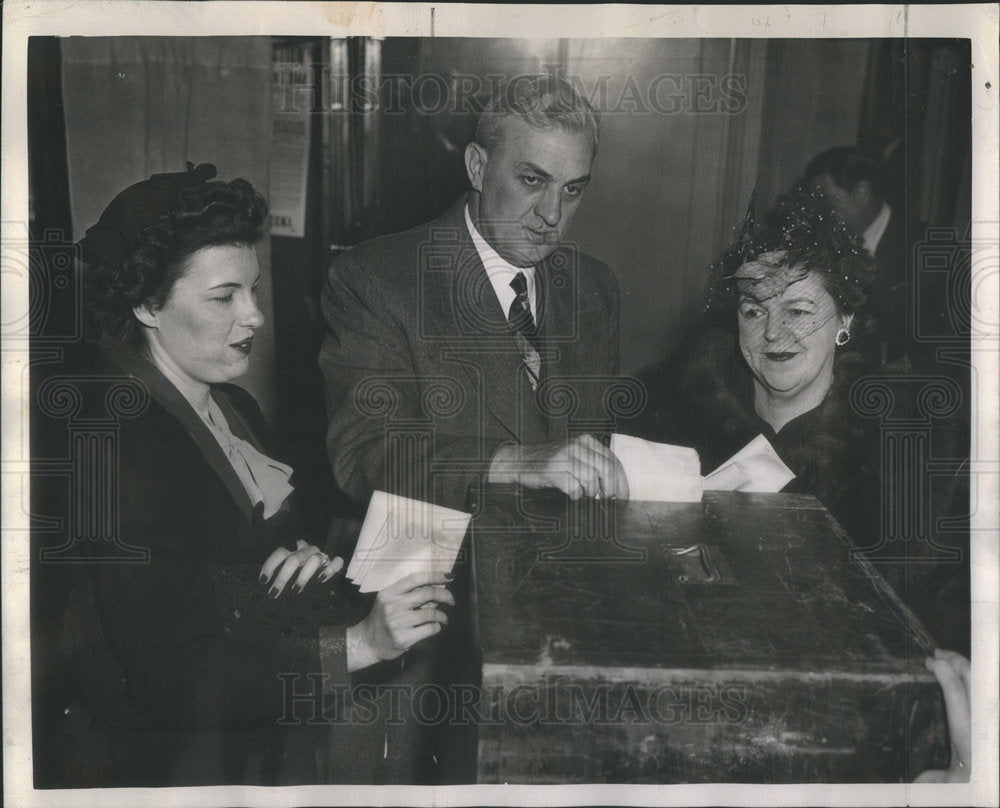 1942 Thomas E. Courtney-Historic Images