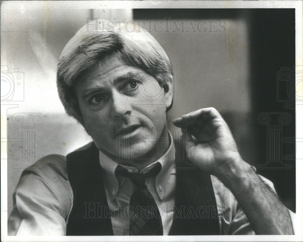 1980 Phil Donahue office WGN radio Studio Riddle Snap-Historic Images