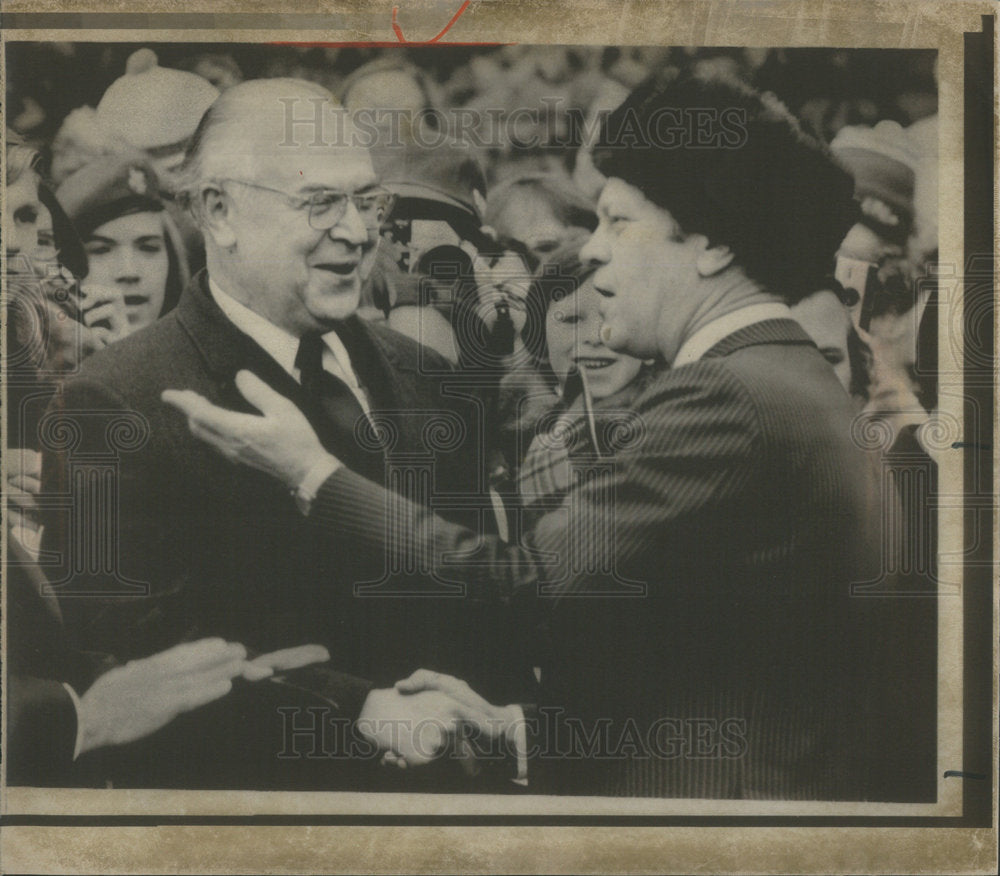 1974 Press Photo President Ford, Soviet Ambassadro Anatoli Dobrynin, White House - Historic Images