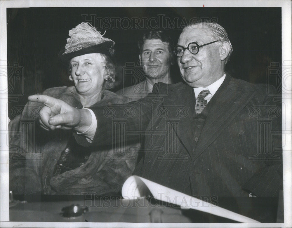 1946 British Foreign Minister Ernest Bevin UN Assembly hall Table-Historic Images