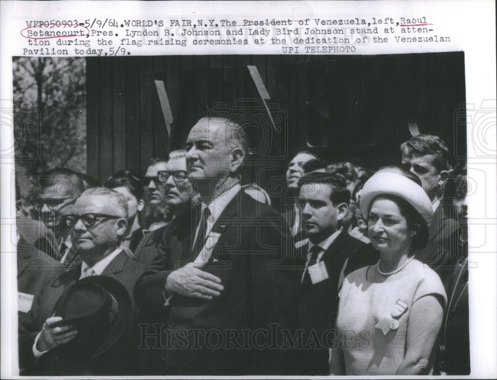 1964 Press Photo Raoul Betancourt Pres Lyndon Johnson Lady Bird Johnson - Historic Images