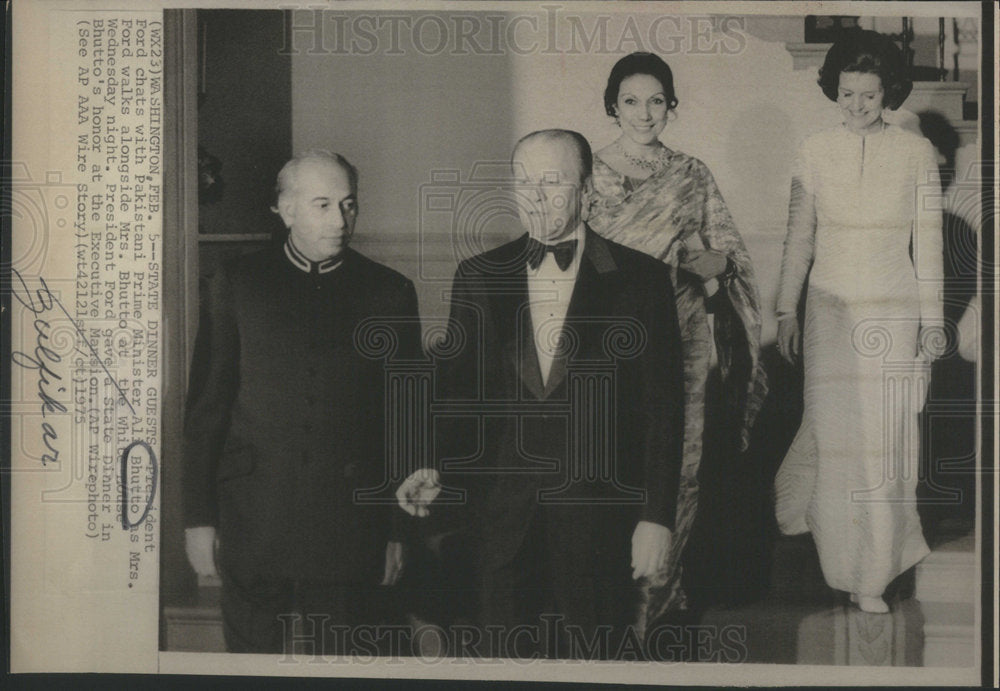 1975 President Ford Chats With Pakistani Prime Minister-Historic Images