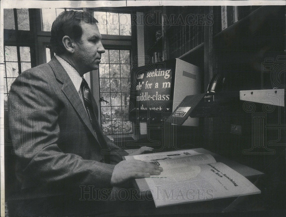 1973 The Rev. Robert Kemper Read Assistance of an Electronic Device-Historic Images