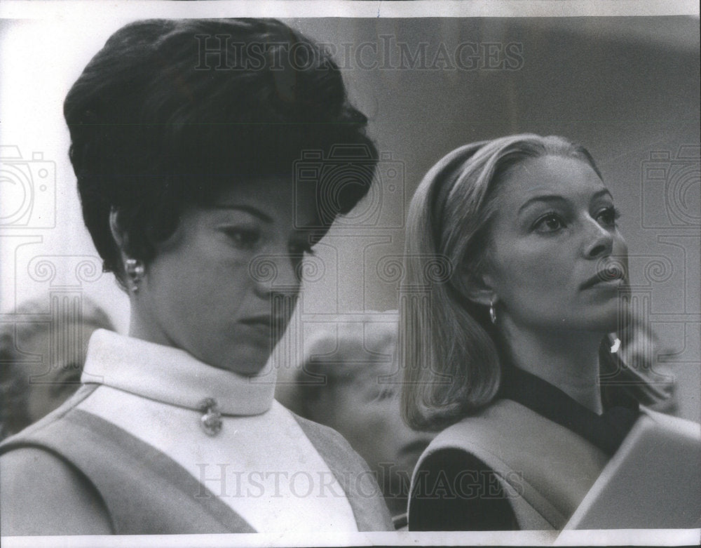 1968 Mrs. Richard Kendler and Mrs. Thomas Mann - Historic Images